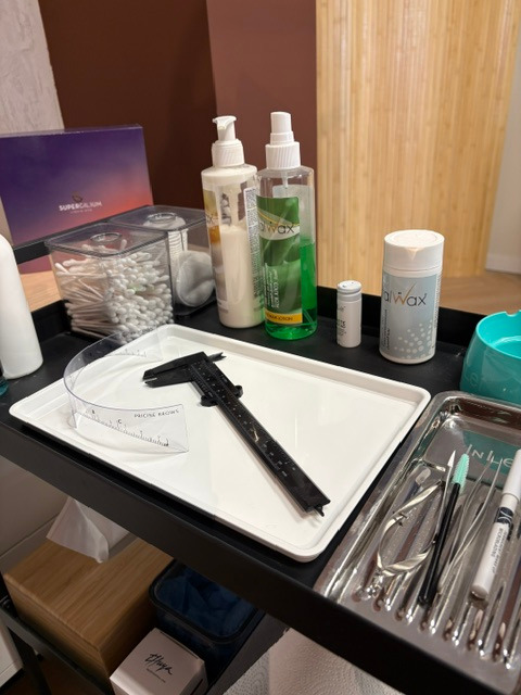 Benodigdheden wenkbrauwstyling Aksent nail&brow bar Lier